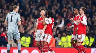 然少見亮眼 然少見亮眼